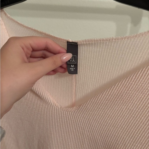 pink crop top - Picture 2 of 4